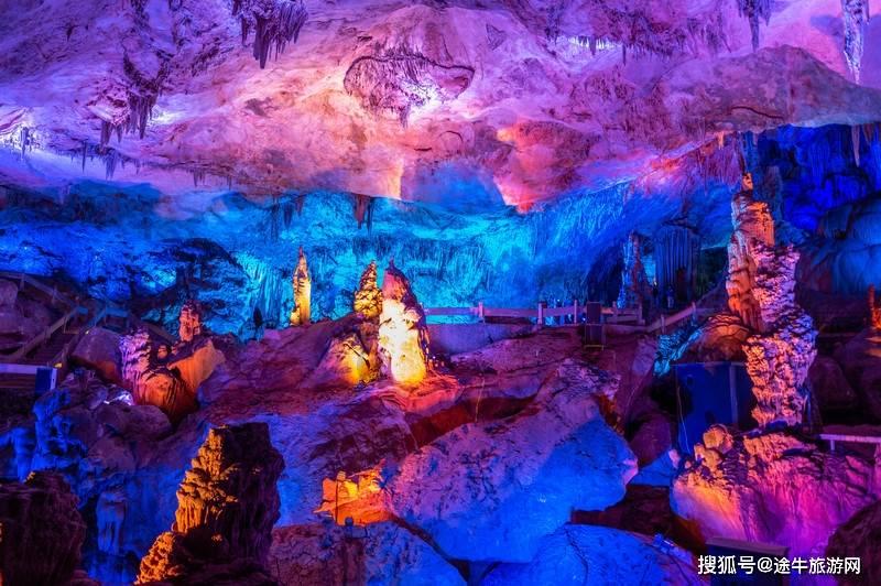 员工拿走客户外套怎么办？游戏画面